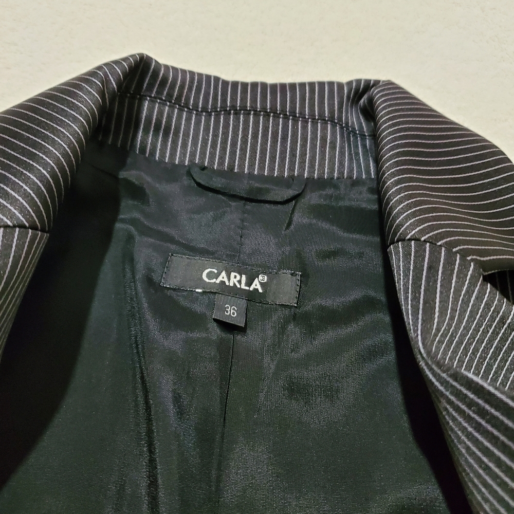 Carla Satin Effect Gray Striped Suit With Jacket and Skirt Size S - Picture 4 of 9